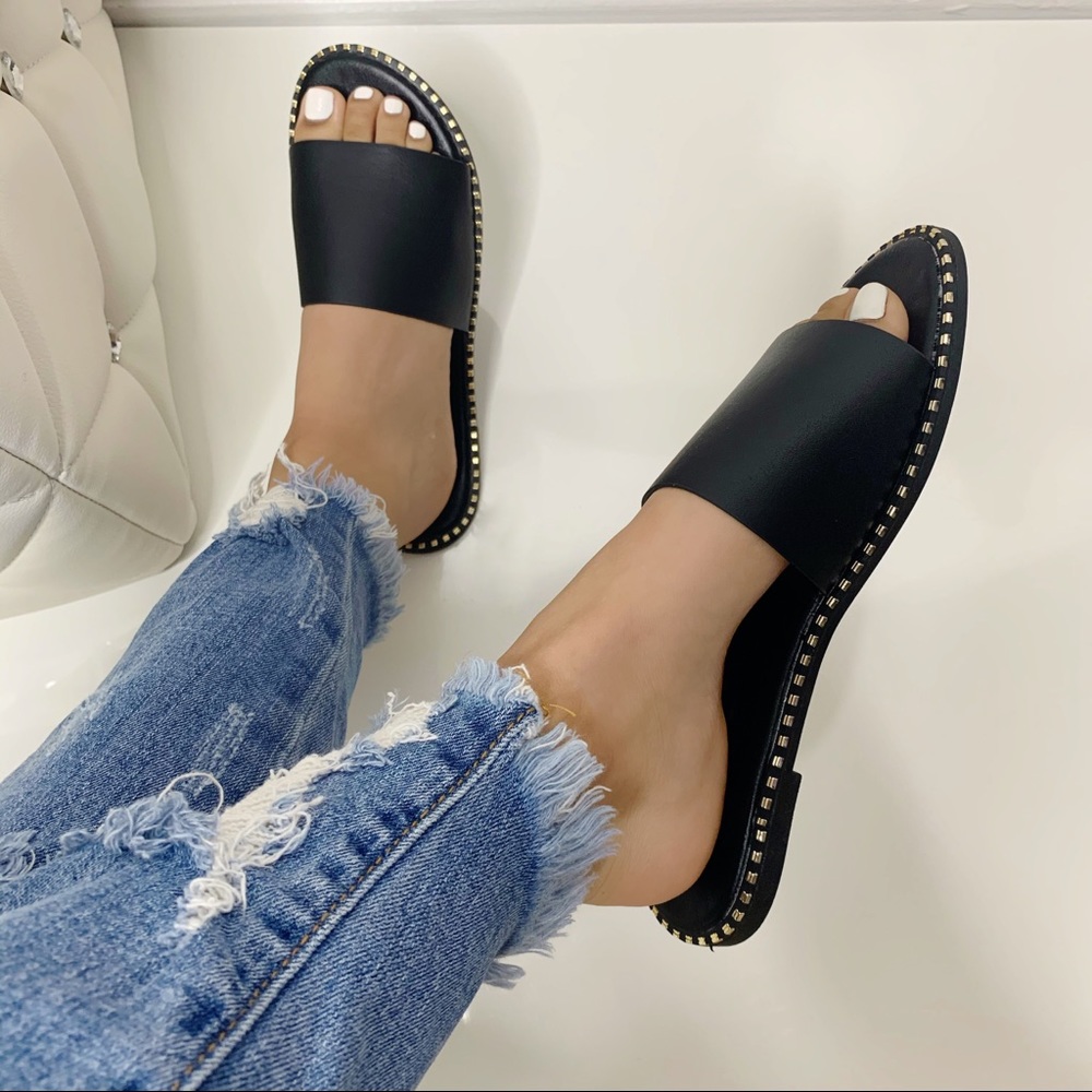Mila Sandal- in Black - Picture 3 of 4